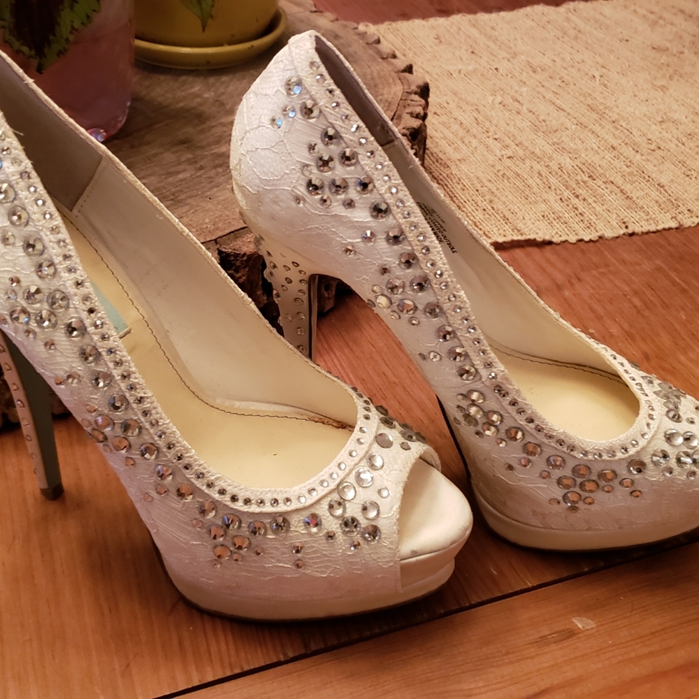 Betsey Johnson Shoes size 7.5